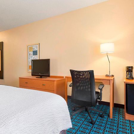 Fairfield Inn Расин Екстериор снимка