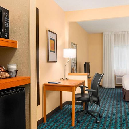 Fairfield Inn Расин Екстериор снимка
